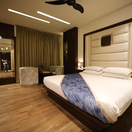 ג'אבלפור Hotel Prince Viraj מראה חיצוני תמונה