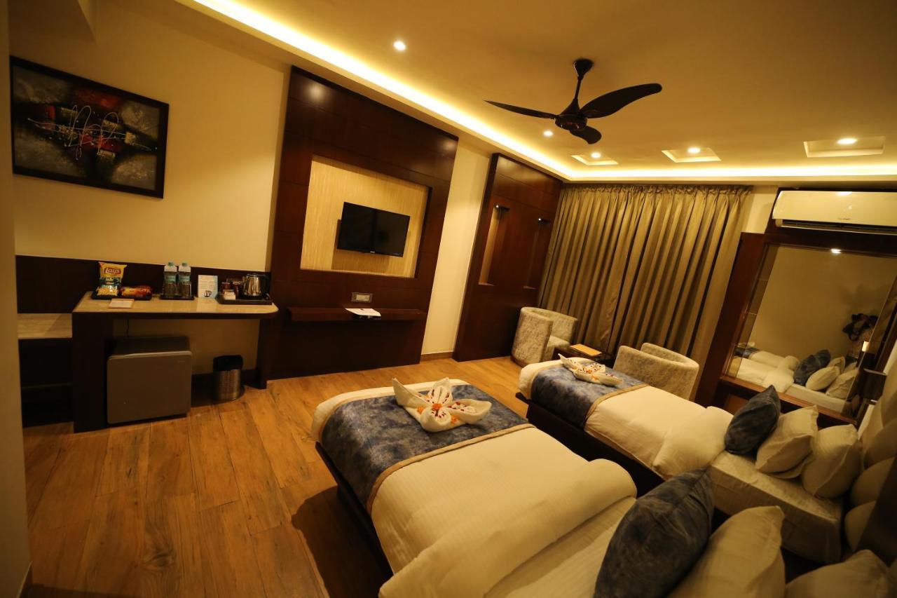 ג'אבלפור Hotel Prince Viraj מראה חיצוני תמונה