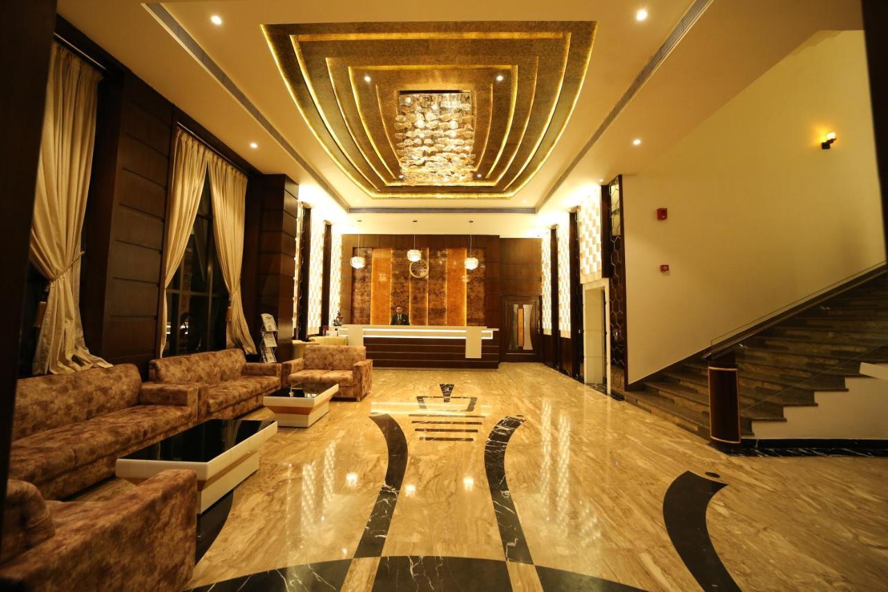 ג'אבלפור Hotel Prince Viraj מראה חיצוני תמונה