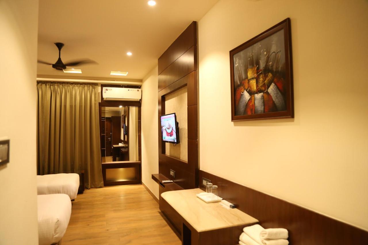 ג'אבלפור Hotel Prince Viraj מראה חיצוני תמונה